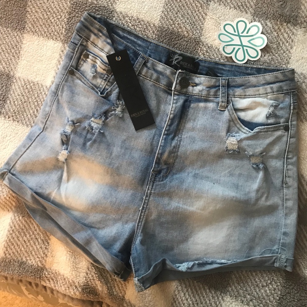 SHOP HOPES high wastes shorts